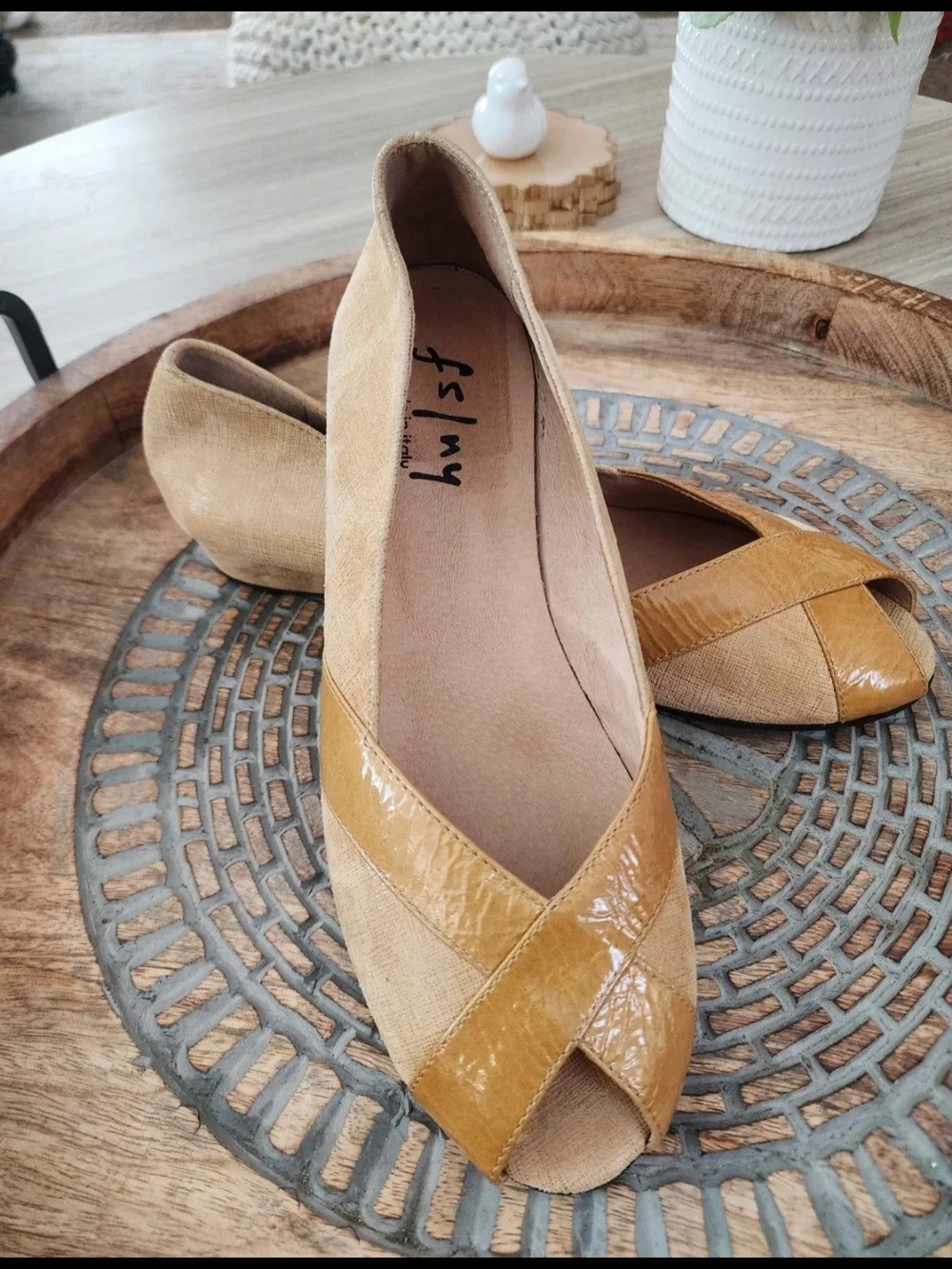 French Sole New York Fsny Tan Yellow Open Toe Shoes Flats Size 9.5 Made In Italy
